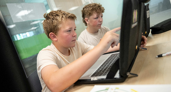 Programmeren met elektronische blokjes 